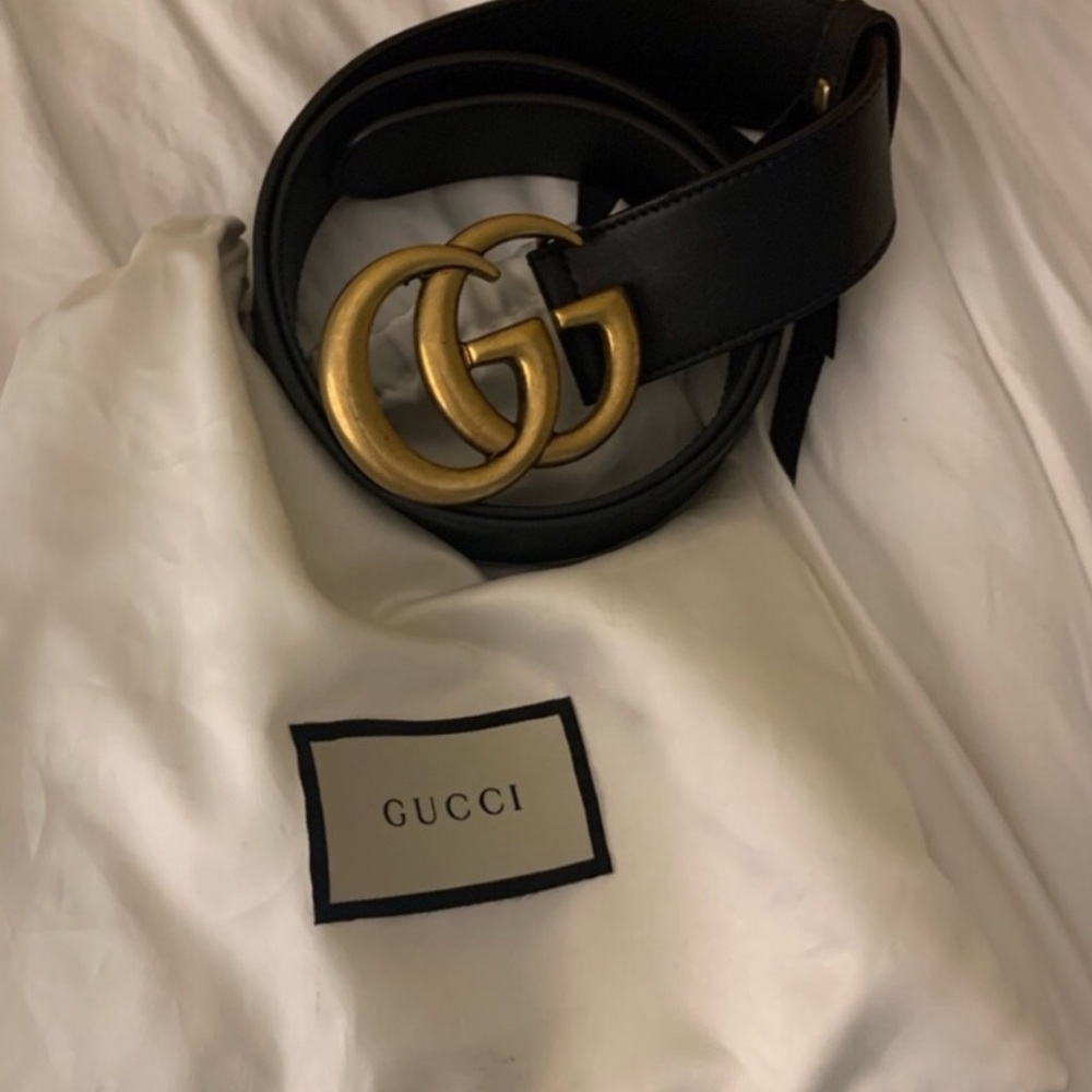 Size 75 Gucci belt
